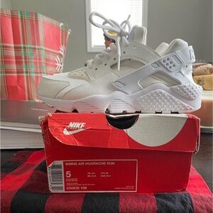 Women's Air Huarache
Sneakers sz. 5